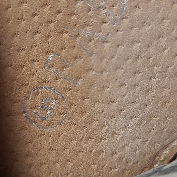 Women's Fabulous Canvas Slipons - Picture 5 of 7